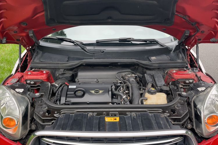 Used MINI Countryman 2014 1.6T COOPER ALL4 Fun Engine Bay