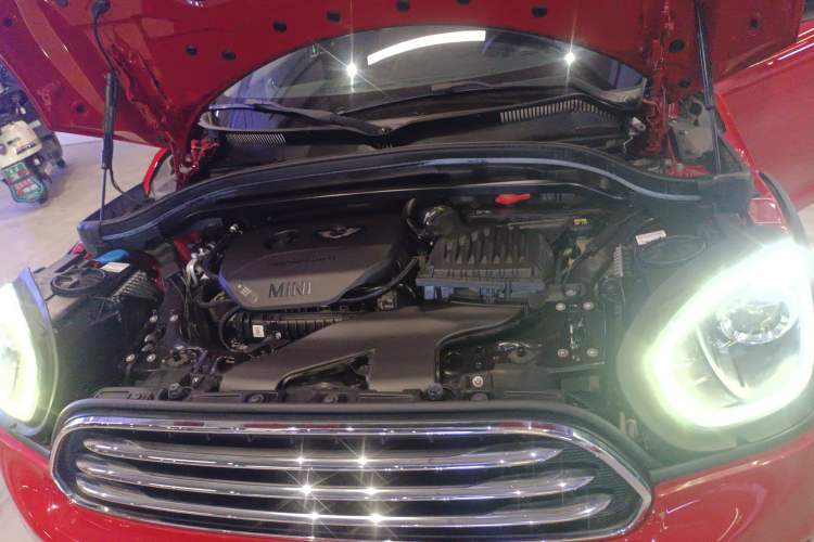 Used MINI Countryman 2018 1.5T COOPER ALL4 Artist Engine Bay