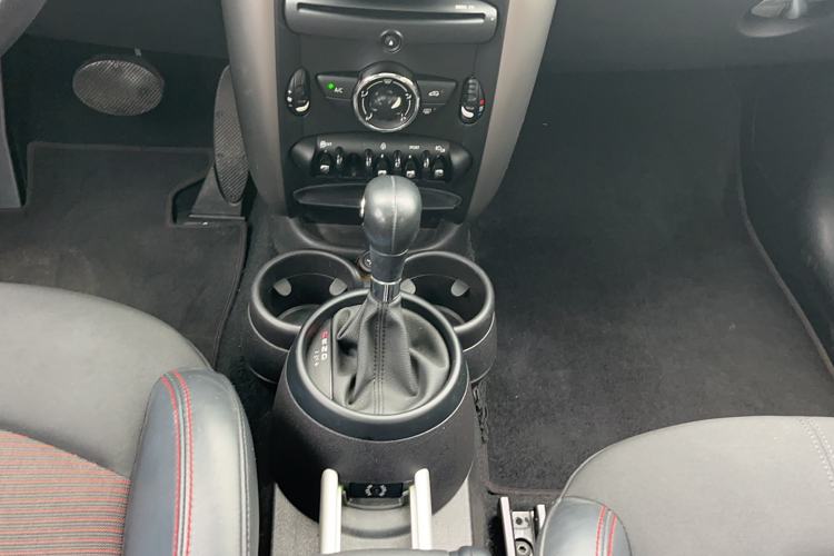 Used MINI Countryman 2014 1.6T COOPER ALL4 Fun Gear Lever