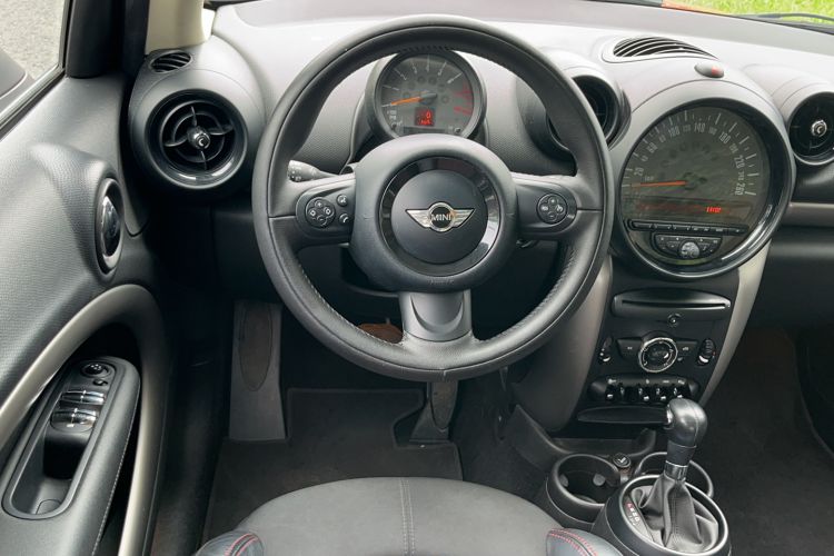 Used MINI Countryman 2014 1.6T COOPER ALL4 Fun Interior 3