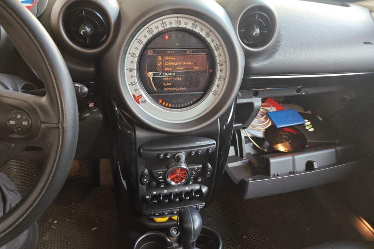 Used MINI Countryman 2011 1.6L COOPER Excitement Audio And AC Panel