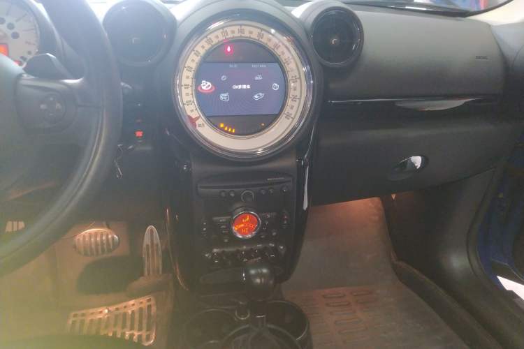 Used MINI Countryman 2011 1.6T COOPER S ALL4 5-seater model Audio And AC Panel