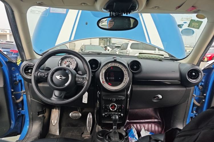 Used MINI Countryman 2011 1.6T COOPER S ALL4 5-seater model Center Console