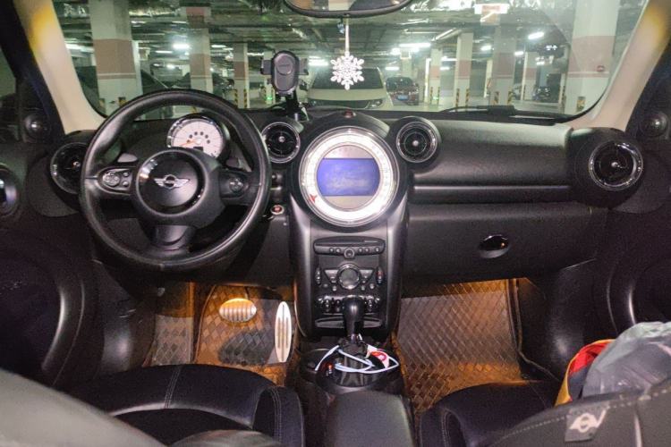 Used MINI Countryman 2011 1.6T COOPER S ALL4 5-seater model Center Console