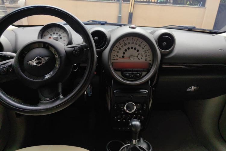 Used MINI Countryman 2011 1.6L COOPER Fun Center Console