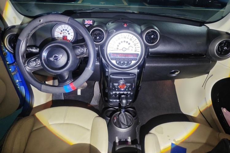 Used MINI Countryman 2011 1.6L COOPER Excitement Center Console