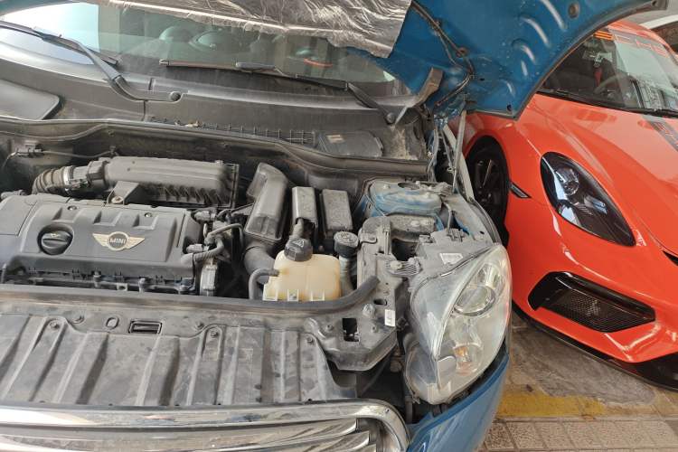 Used MINI Countryman 2011 1.6L COOPER Excitement Engine Bay Left