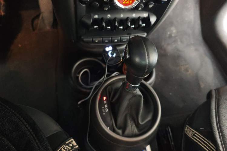 Used MINI Countryman 2011 1.6L COOPER Fun Gear Lever