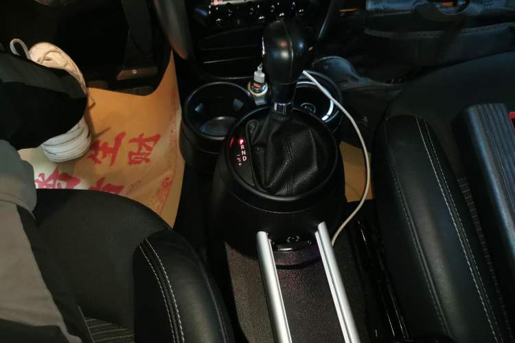 Used MINI Countryman 2011 1.6L COOPER Fun Gear Lever