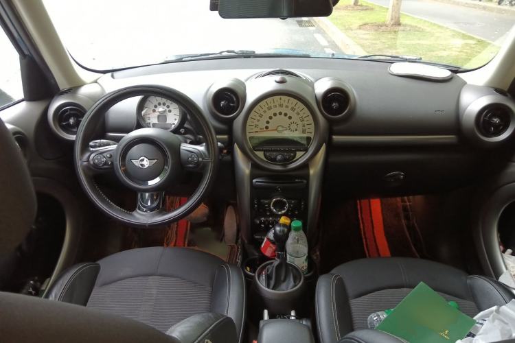 Used MINI Countryman 2011 1.6L COOPER Fun Interior 2