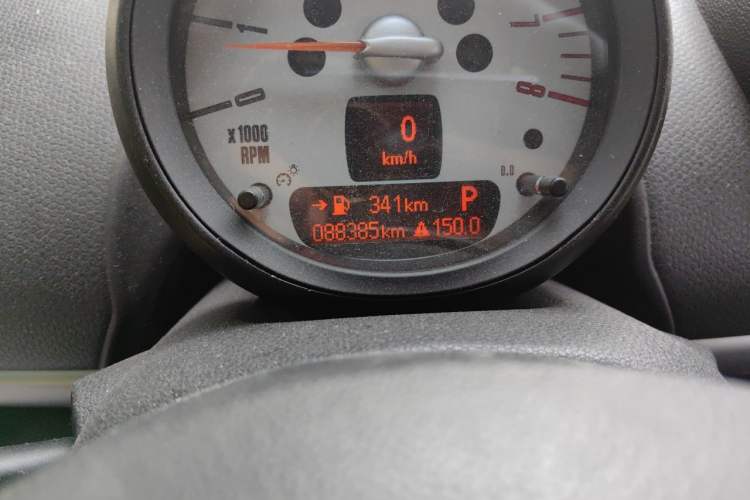 Used MINI Countryman 2011 1.6L ONE Odometer Close Up