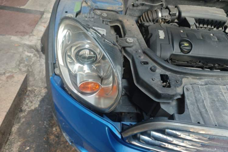 Used MINI Countryman 2011 1.6L ONE Right Front Headlight
