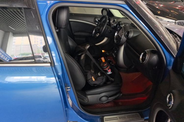 Used MINI Countryman 2011 1.6L COOPER Fun Right Front Seat