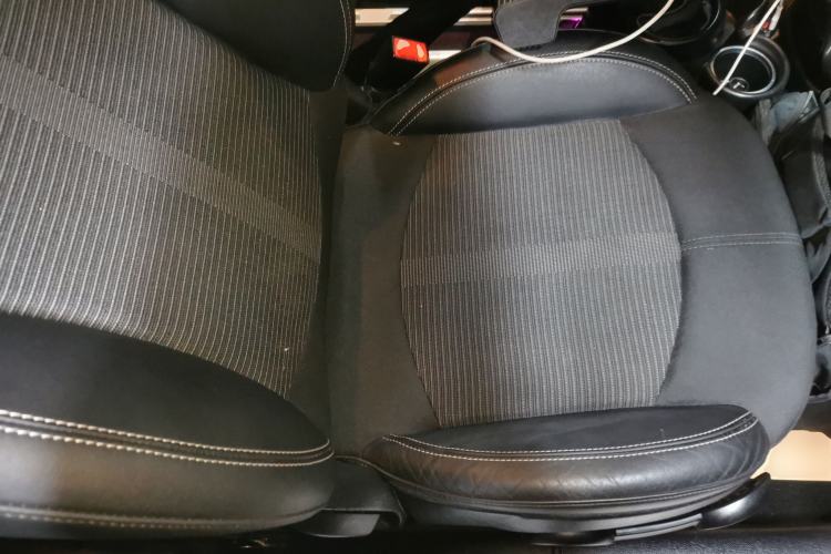 Used MINI Countryman 2011 1.6L COOPER Fun Right Front Seat