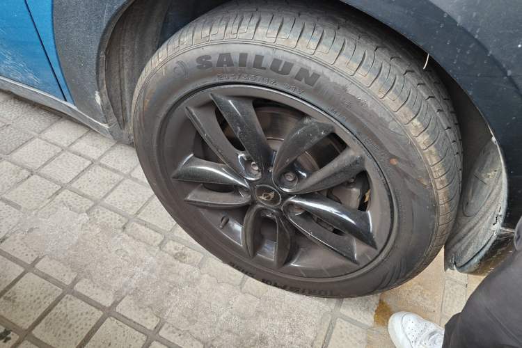 Used MINI Countryman 2011 1.6L COOPER Excitement Right Front Wheel Hub