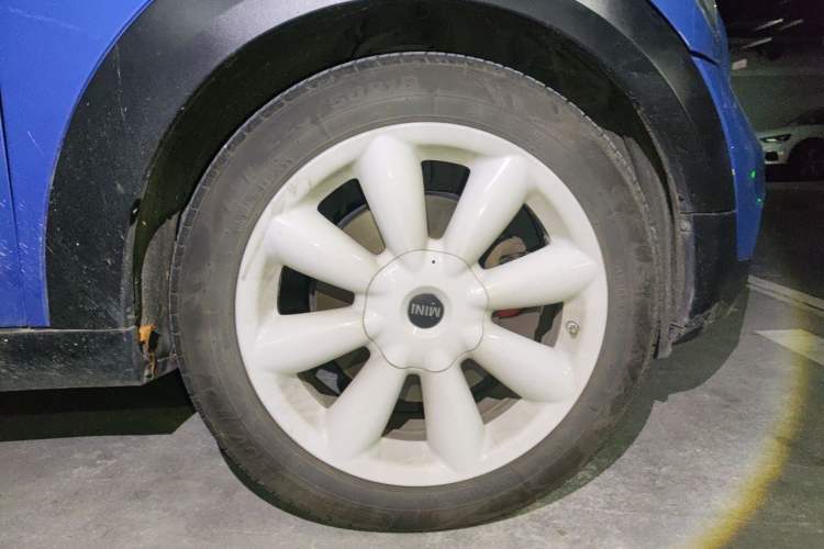 Used MINI Countryman 2011 1.6T COOPER S ALL4 5-seater model Right Front Wheel Hub