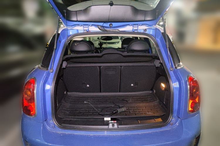 Used MINI Countryman 2011 1.6T COOPER S ALL4 5-seater model Trunk