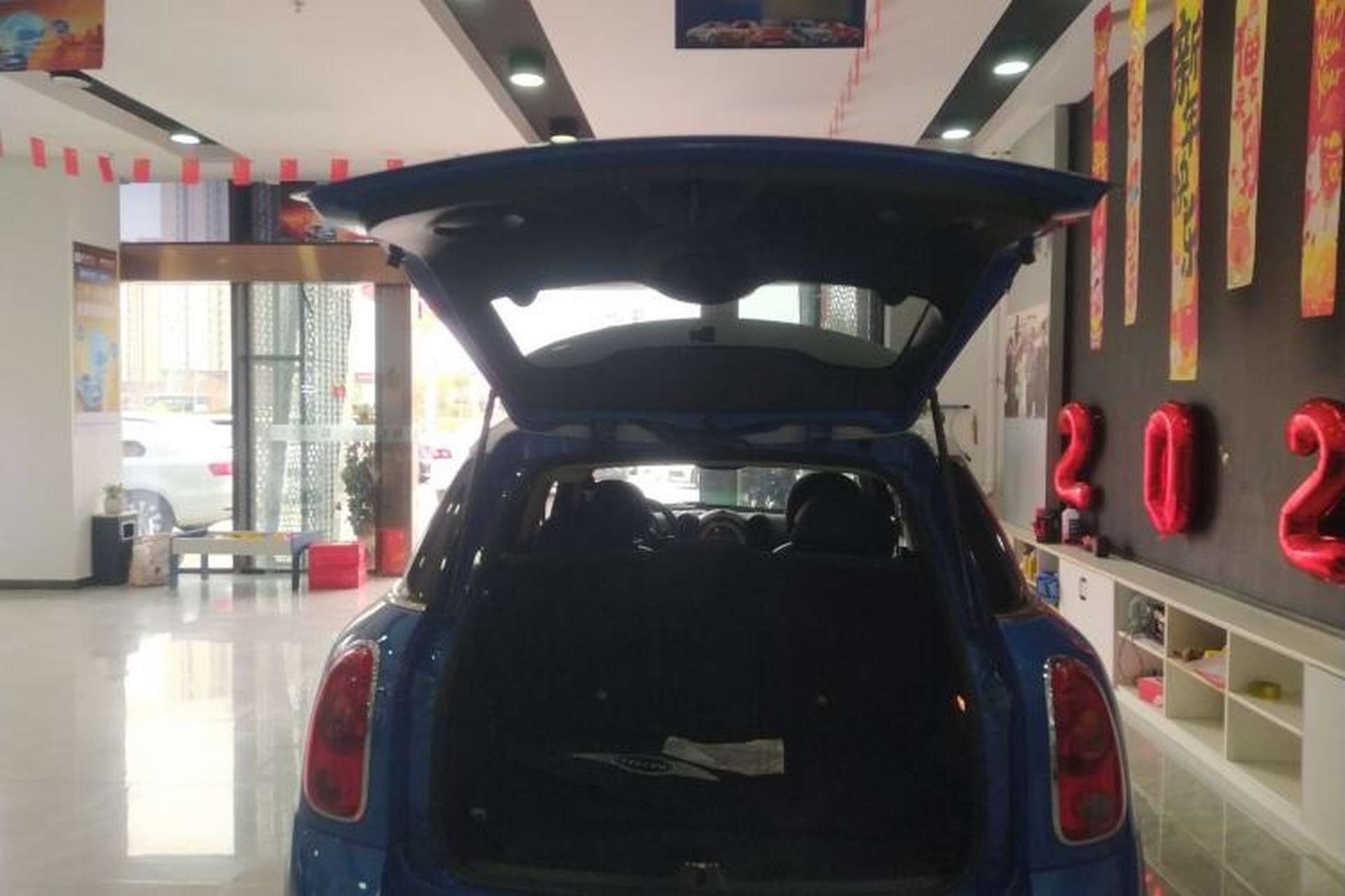 Used MINI Countryman 2011 1.6T COOPER S ALL4 5-seater model Trunk