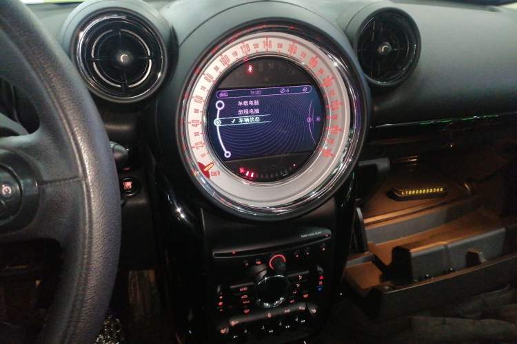 Used MINI Countryman 2011 1.6T COOPER S ALL4 5-seater model Audio And AC Panel