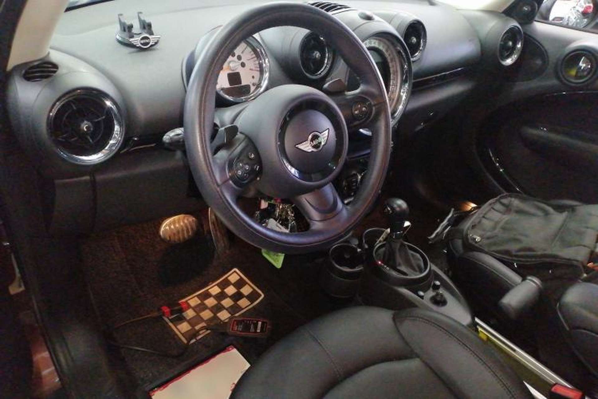 Used MINI Countryman 2011 1.6T COOPER S ALL4 5-seater model Center Console