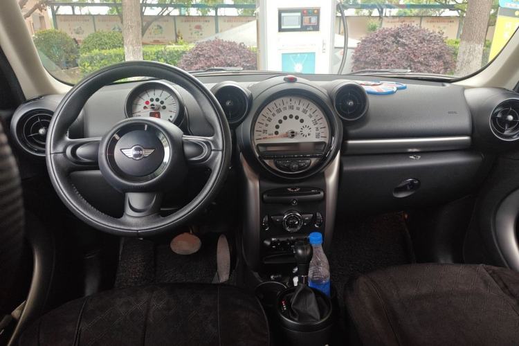 Used MINI Countryman 2011 1.6L ONE Center Console