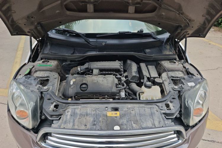 Used MINI Countryman  Engine Bay