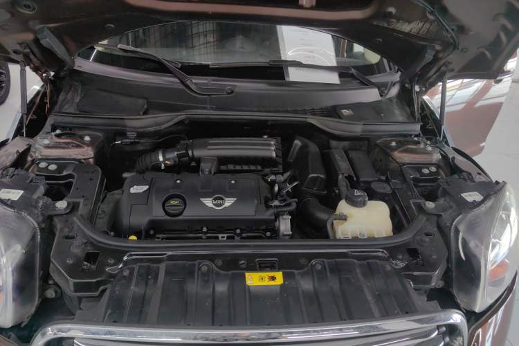 Used MINI Countryman 2011 1.6L COOPER Fun Engine Bay