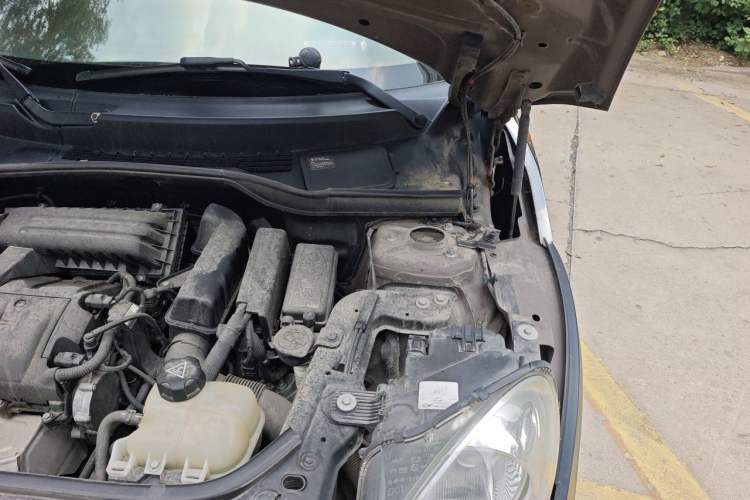 Used MINI Countryman  Engine Bay Left
