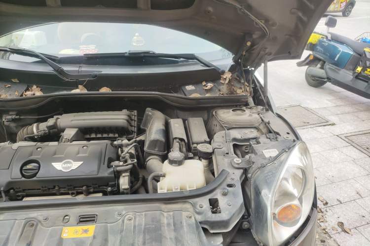 Used MINI Countryman 2011 1.6L COOPER Fun Engine Bay Left