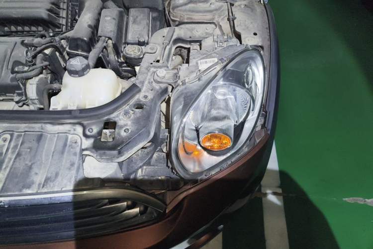 Used MINI Countryman 2011 1.6L ONE Engine Bay Left