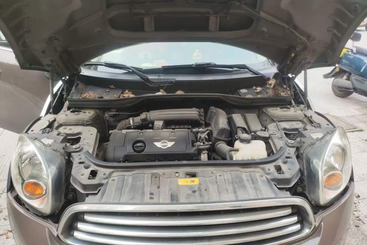 Used MINI Countryman 2011 1.6L COOPER Fun Engine Bay