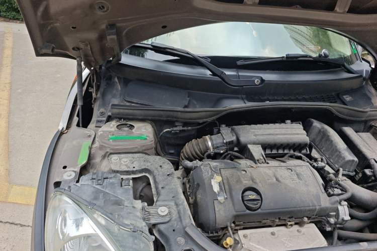 Used MINI Countryman  Engine Bay Right