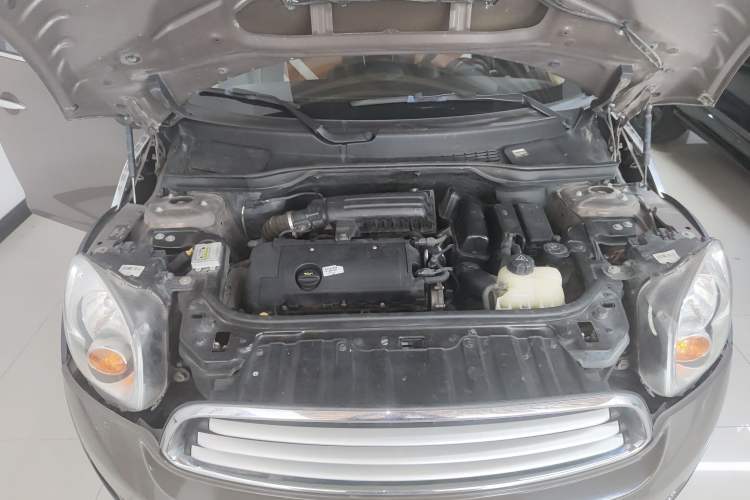 Used MINI Countryman 2011 1.6L ONE Engine Bay