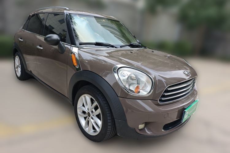 Used MINI Countryman  Front Right 45 Deg