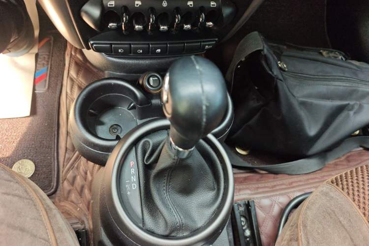 Used MINI Countryman  Gear Lever