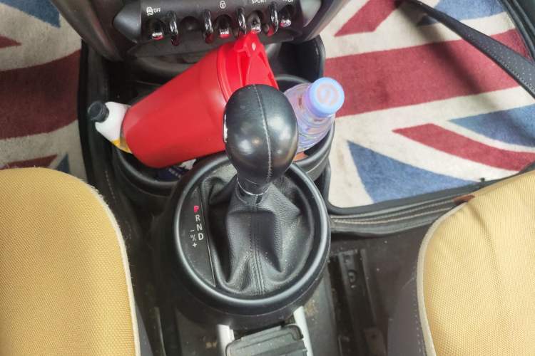 Used MINI Countryman 2011 1.6L COOPER Fun Gear Lever