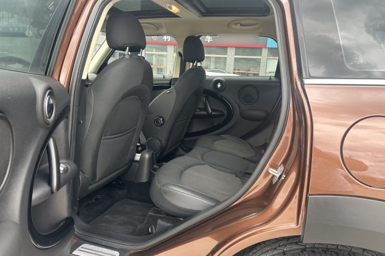 Used MINI Countryman 2011 1.6L COOPER Fun Interior 3