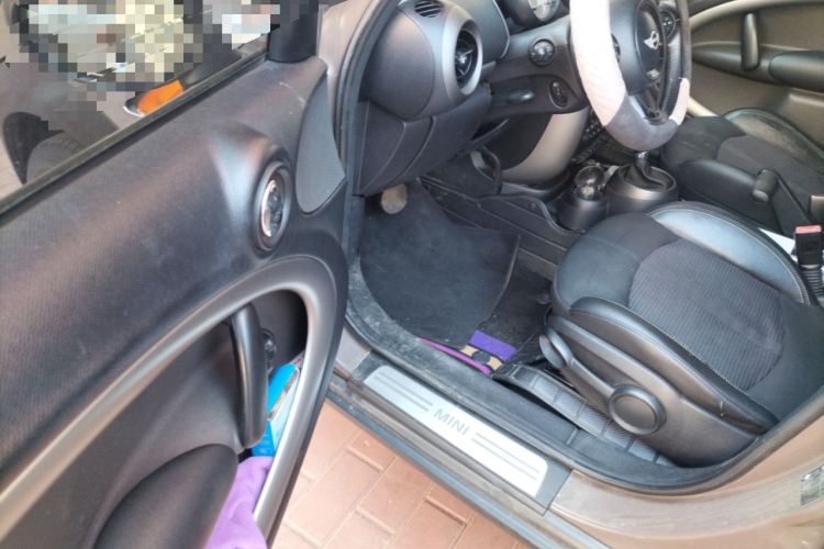 Used MINI Countryman 2011 1.6L COOPER Fun Interior 3