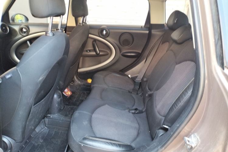 Used MINI Countryman 2011 1.6L COOPER Fun Interior 4