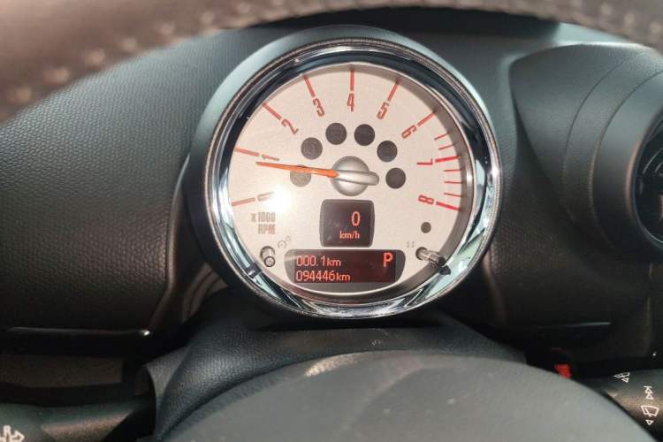 Used MINI Countryman 2011 1.6T COOPER S ALL4 5-seater model Odometer Close Up