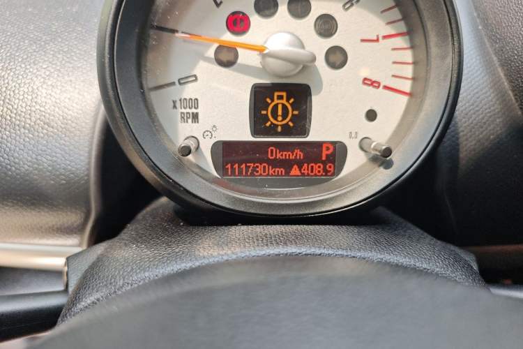 Used MINI Countryman  Odometer Close Up