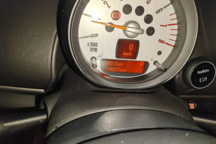 Used MINI Countryman 2011 1.6L ONE Odometer Close Up