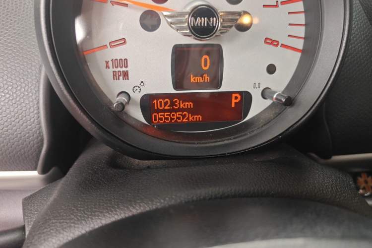 Used MINI Countryman 2011 1.6L ONE Odometer Close Up