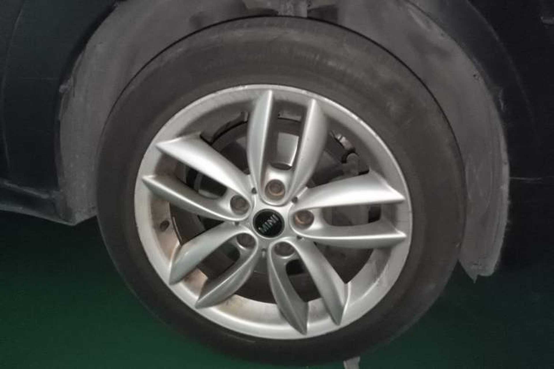 Used MINI Countryman 2011 1.6L ONE Right Front Wheel Hub