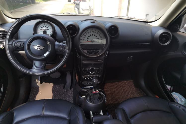 Used MINI Countryman 2011 1.6L COOPER Excitement Center Console