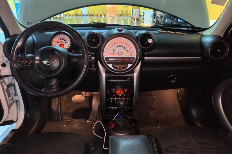 Used MINI Countryman 2011 1.6L COOPER Fun Center Console