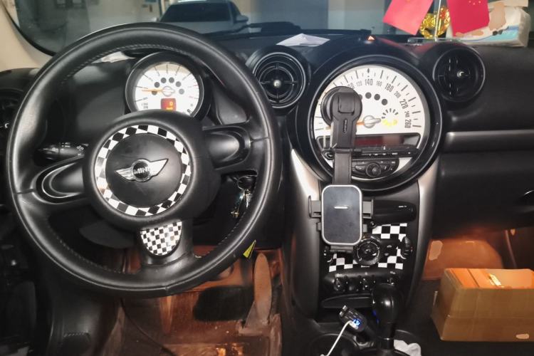 Used MINI Countryman 2011 1.6L ONE Center Console