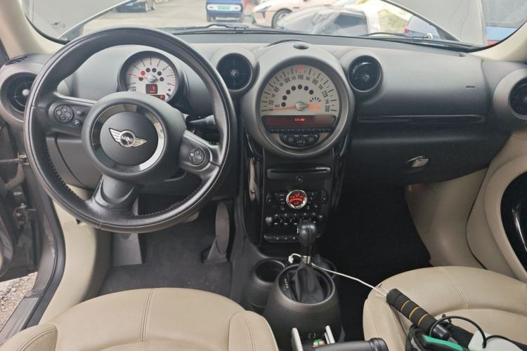 Used MINI Countryman 2011 1.6L COOPER Excitement Center Console