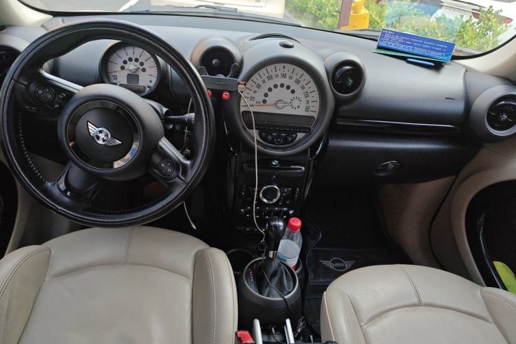 Used MINI Countryman 2011 1.6L COOPER Excitement Center Console