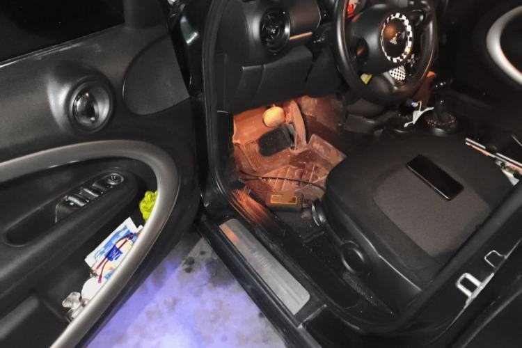 Used MINI Countryman 2011 1.6L ONE Driver Seat